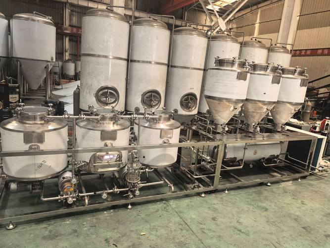 东湖数控啤酒设备多少钱一套？新手开精酿酒吧能直接上手吗